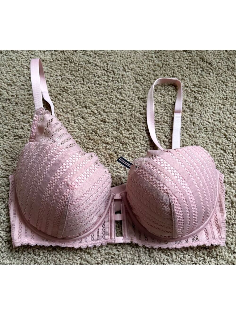 NWOT VS Victoria's Secret Luxe Lingerie Lined Plunge Bra 34DD pink lace texture